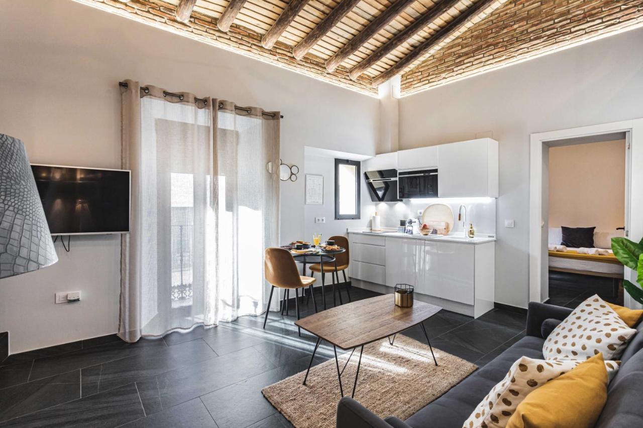 Apartamentos Caceres Central Suites "Torres De Caceres" ภายนอก รูปภาพ