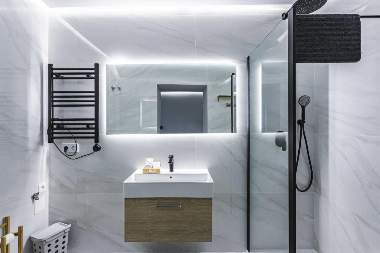 Apartamentos Caceres Central Suites "Torres De Caceres" ภายนอก รูปภาพ